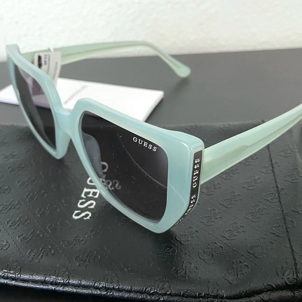 NEW GUESS 54mm Butterfly Gradient Sunglasses
